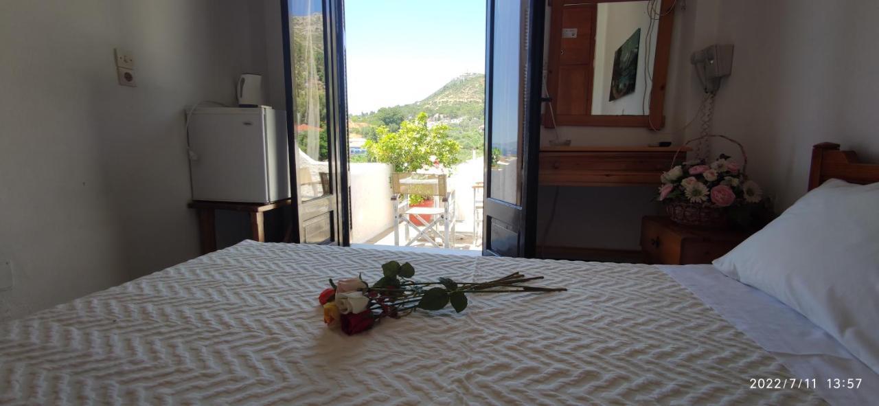 Odysseas Hotel Samos Exterior foto